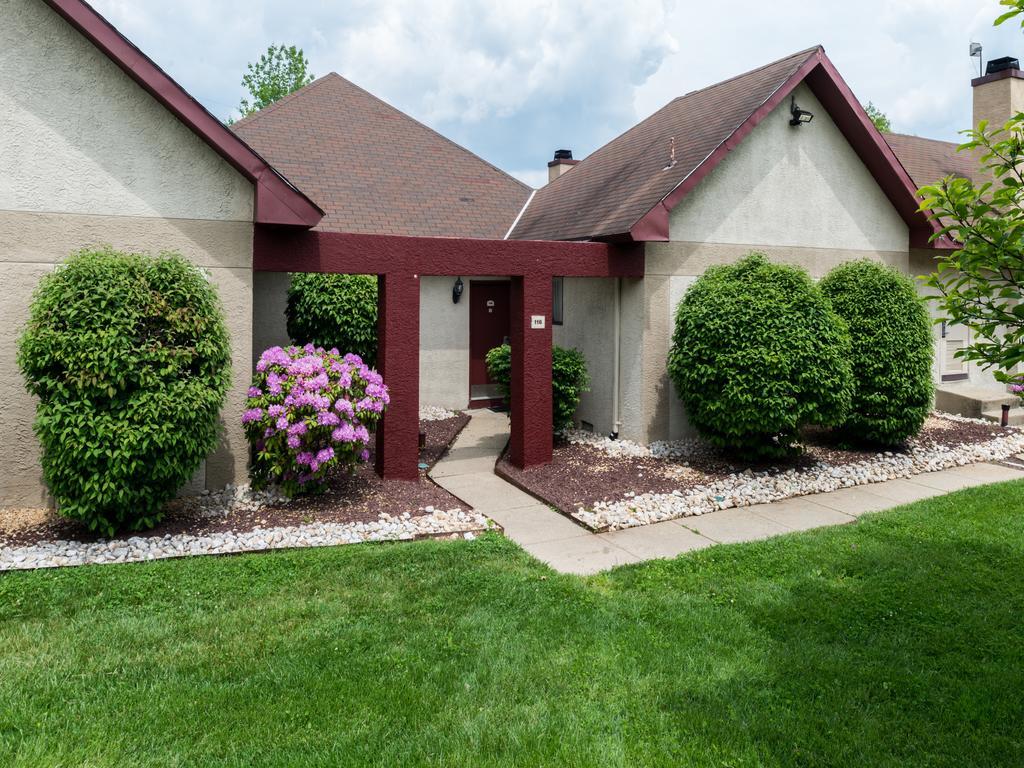 Inn Of The Dove Romantic Luxury & Business Suites Bensalem Exterior foto